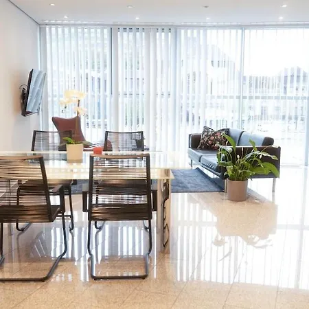 Apartment Exklusive Stadtoase Design-wohnung - Panoramablick *